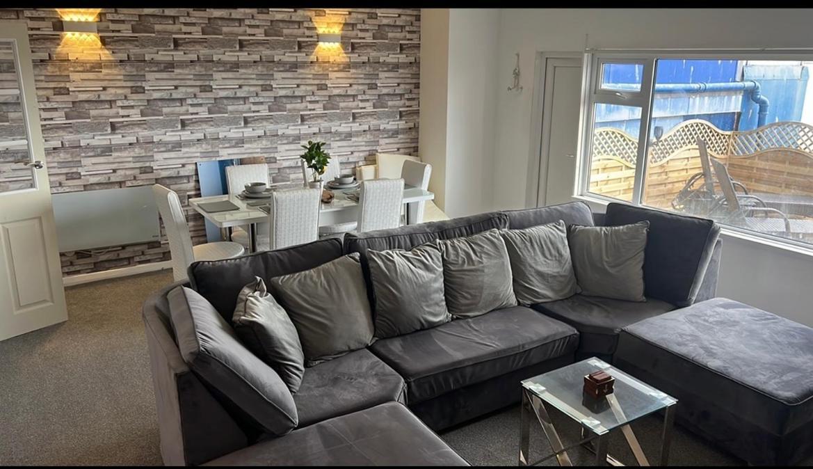 Sea View Lavish Apartment Sky Tv Whirlpool Bath Huge Balcony Newly Refurbished Bridlington Esterno foto
