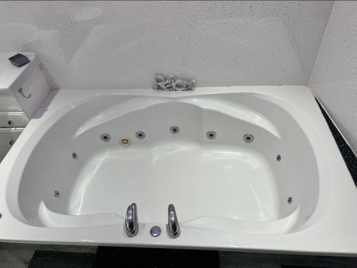 Sea View Lavish Apartment Sky Tv Whirlpool Bath Huge Balcony Newly Refurbished Bridlington Esterno foto