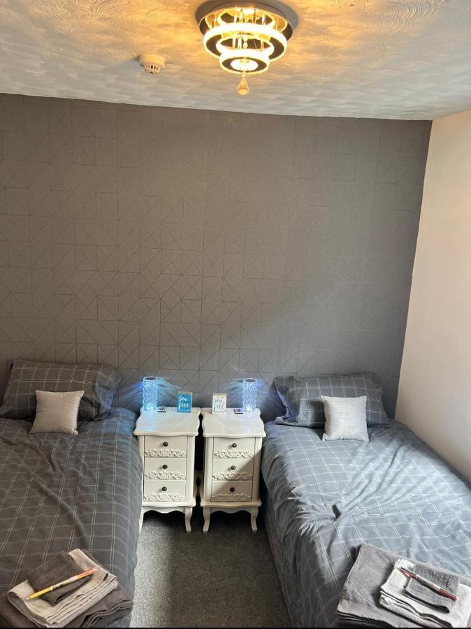 Sea View Lavish Apartment Sky Tv Whirlpool Bath Huge Balcony Newly Refurbished Bridlington Esterno foto