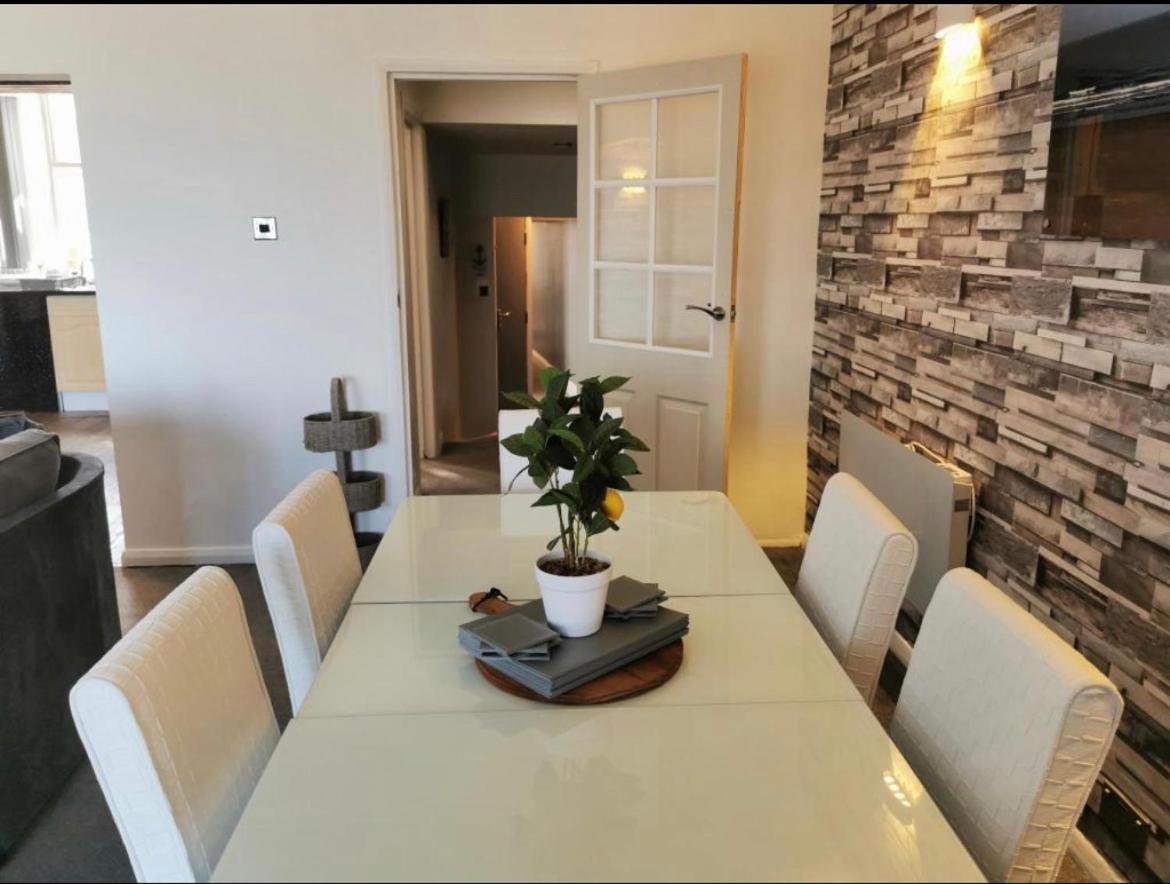 Sea View Lavish Apartment Sky Tv Whirlpool Bath Huge Balcony Newly Refurbished Bridlington Esterno foto